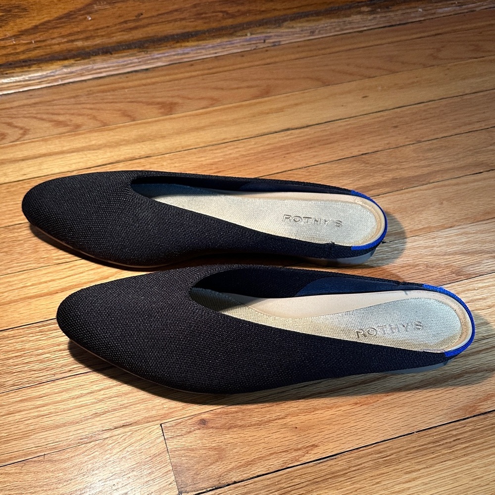 Like New Rothy's Black Slip-On Flats
